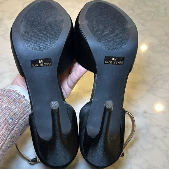 NEW Mark & James by Badgley Mischka Satin Peep Toe Platform Heels Black Size 8 - Picture 6 of 7